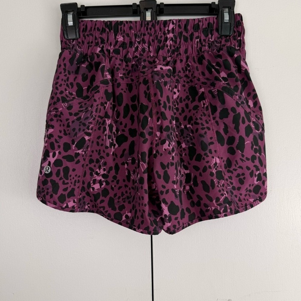 Lululemon Track That MR Running Shorts Size 6 Cheetah Camo Magenta Pink Black - Picture 2 of 7
